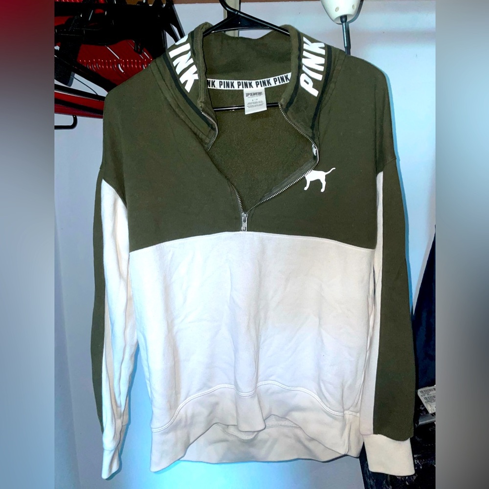 Cute crewneck for girls/women for fall or winter, made by Pink/Victoria Secret.